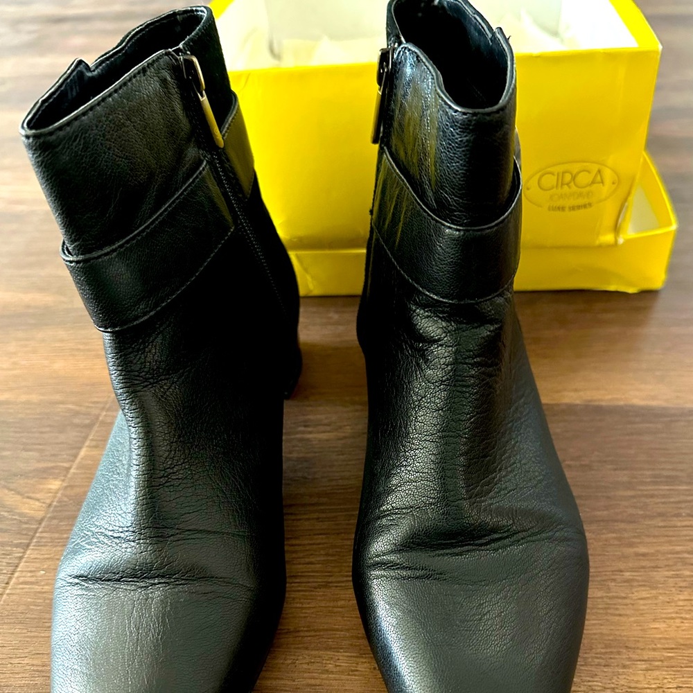 Boots Joan & David Luxe Series